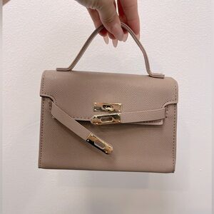 SALE!!! Mini Kelly🤎